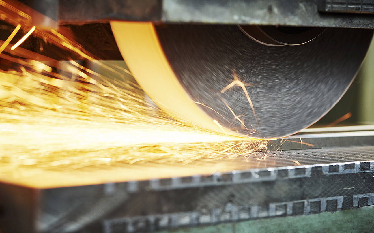 Monitoring sawing / grinding plant