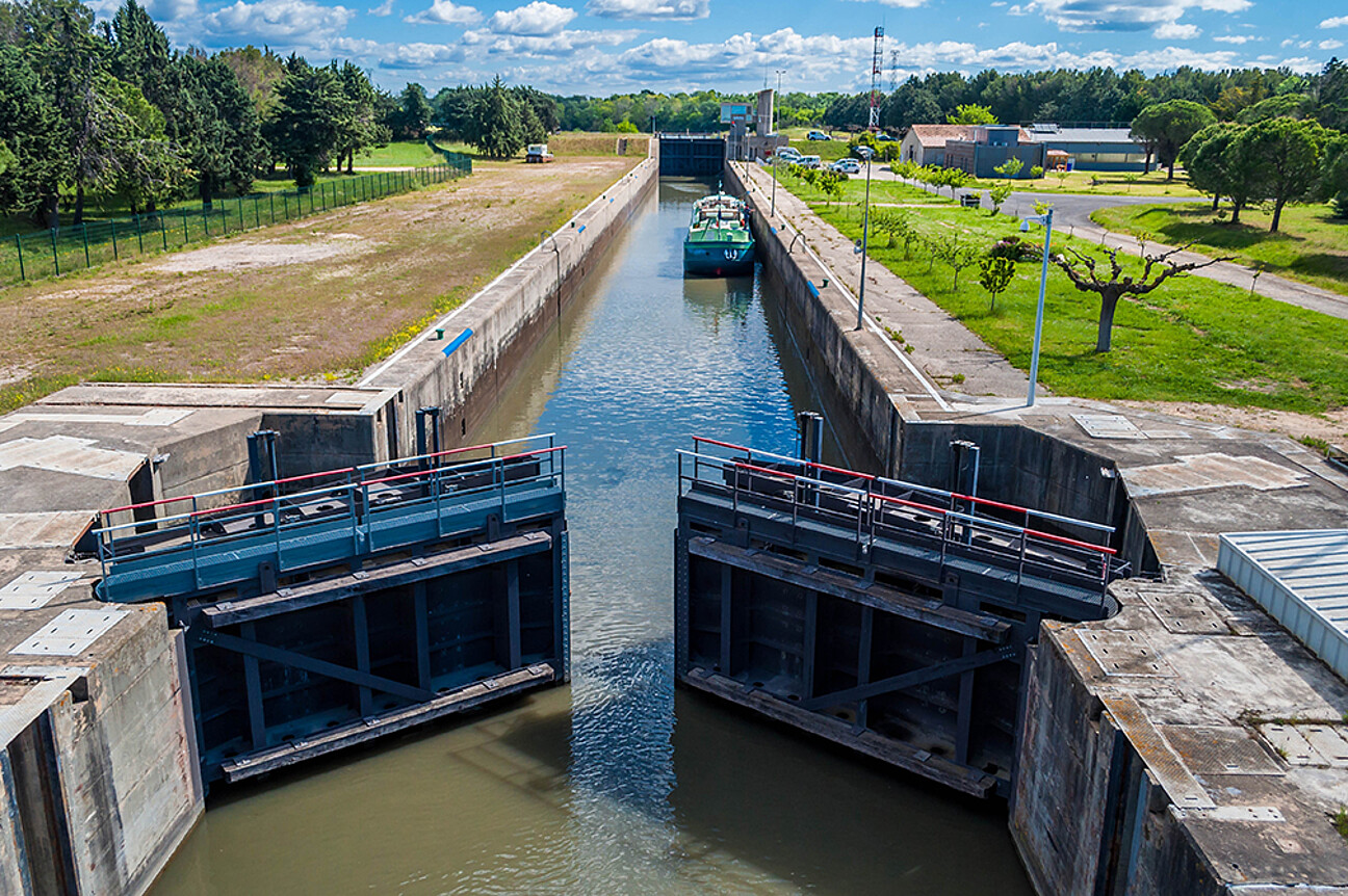 Signal transmissions over long distances